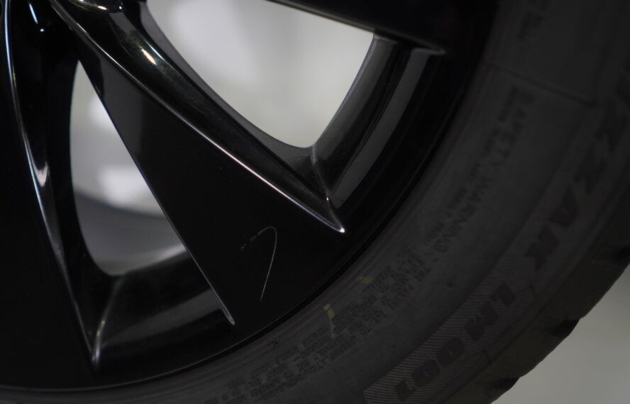 BMW BMW 3 4 series F30 F31 F32 F33 F36 413 17 inch rims Bridgestone Runflat Winter tires Original