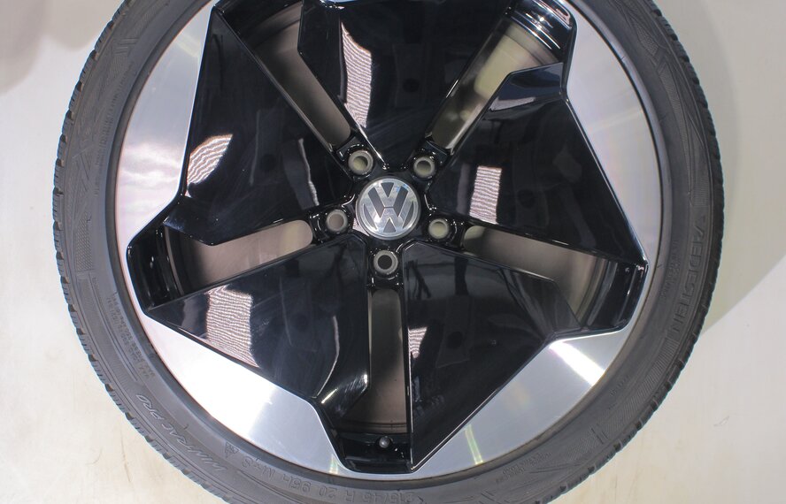 Volkswagen Volkswagen ID3 Sanya 20 inch rims Vredestein Winter tires Original