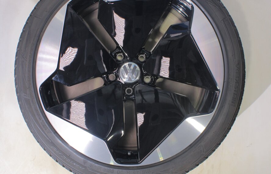Volkswagen Volkswagen ID3 Sanya 20 inch rims Vredestein Winter tires Original