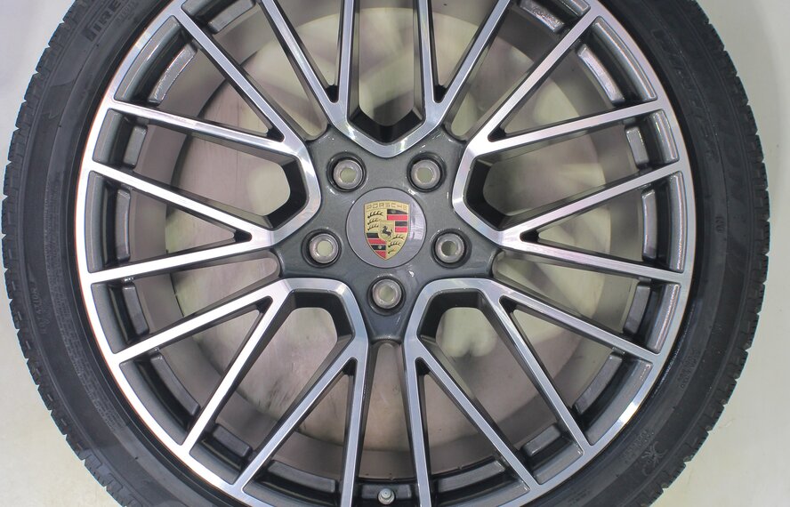Porsche Porsche Cayenne Coupé 21 inch wheels Pirelli Winter Tires Original