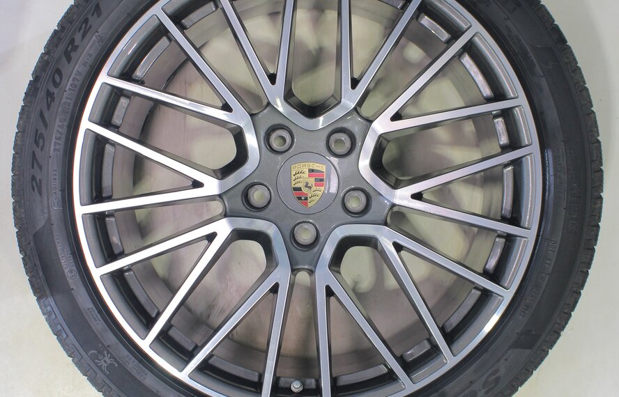 Porsche Porsche Cayenne Coupé 21 inch wheels Pirelli Winter Tires Original