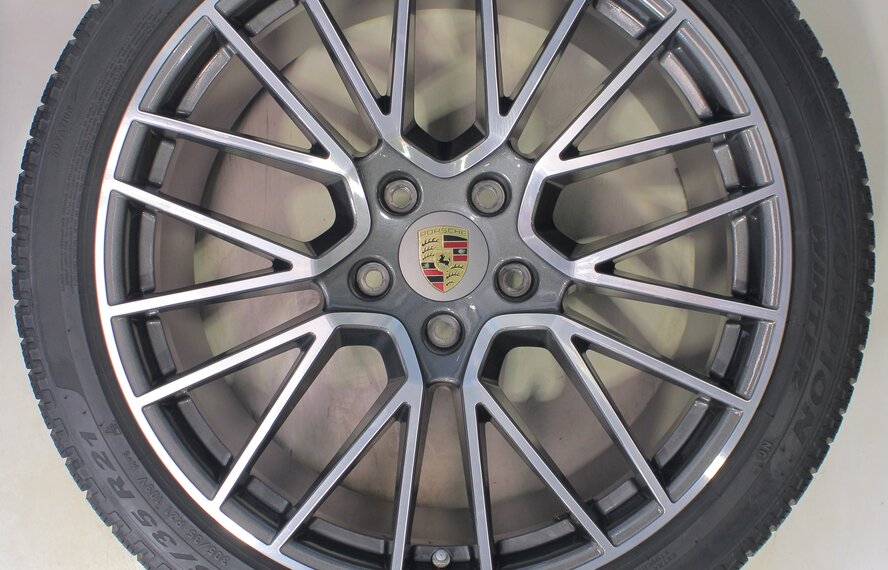 Porsche Porsche Cayenne Coupé 21 inch wheels Pirelli Winter Tires Original