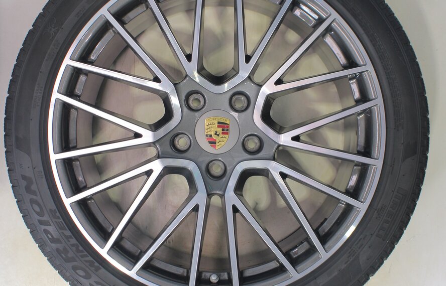 Porsche Porsche Cayenne Coupé 21 inch wheels Pirelli Winter Tires Original