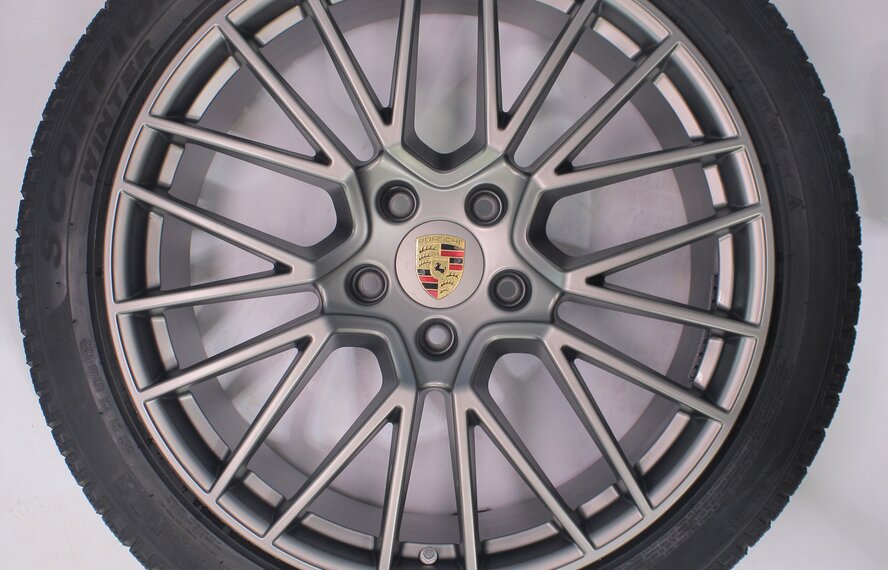Porsche Porsche Cayenne E3 21 inch rims Pirelli Winter tires Original