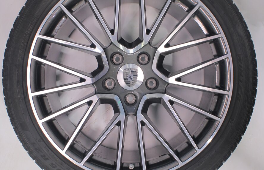 Porsche Porsche Cayenne Coupé 21 inch wheels Pirelli Winter Tires Original