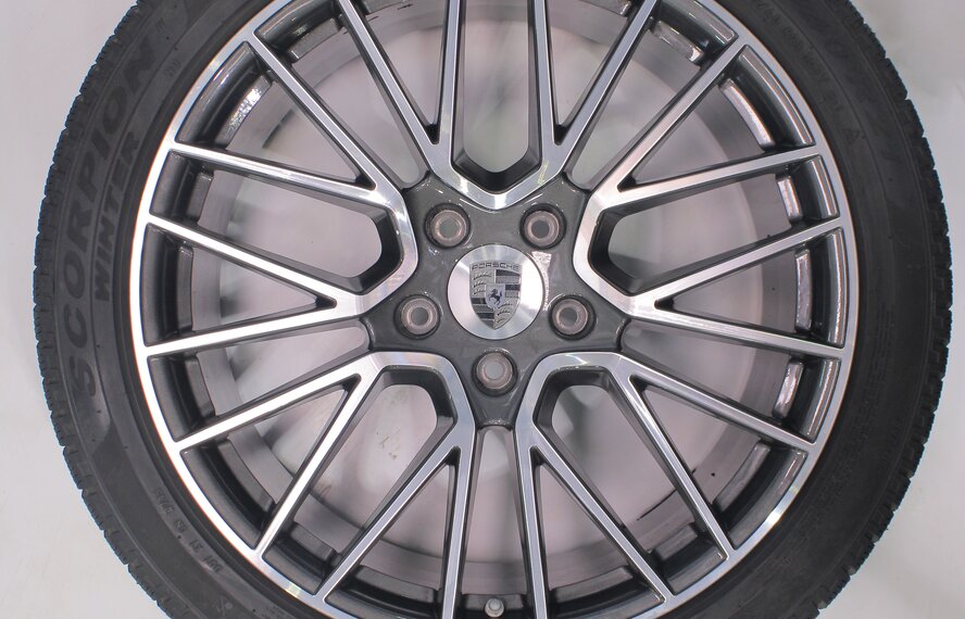 Porsche Porsche Cayenne Coupé 21 inch wheels Pirelli Winter Tires Original