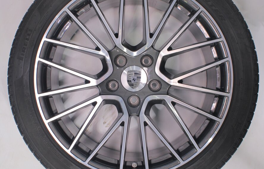 Porsche Porsche Cayenne Coupé 21 inch wheels Pirelli Winter Tires Original