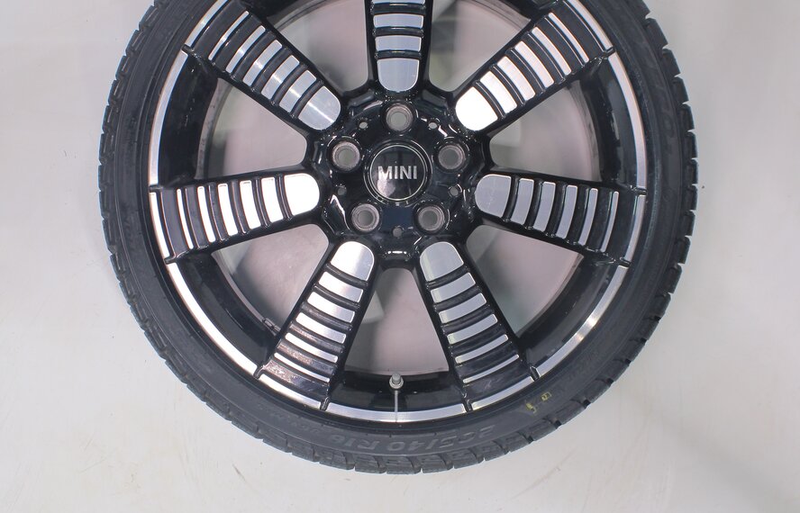 Mini Mini Cooper / S / One / Convertible F55 F56 F57 900 18 inch rims Pirelli Runflat Winter tires New Original