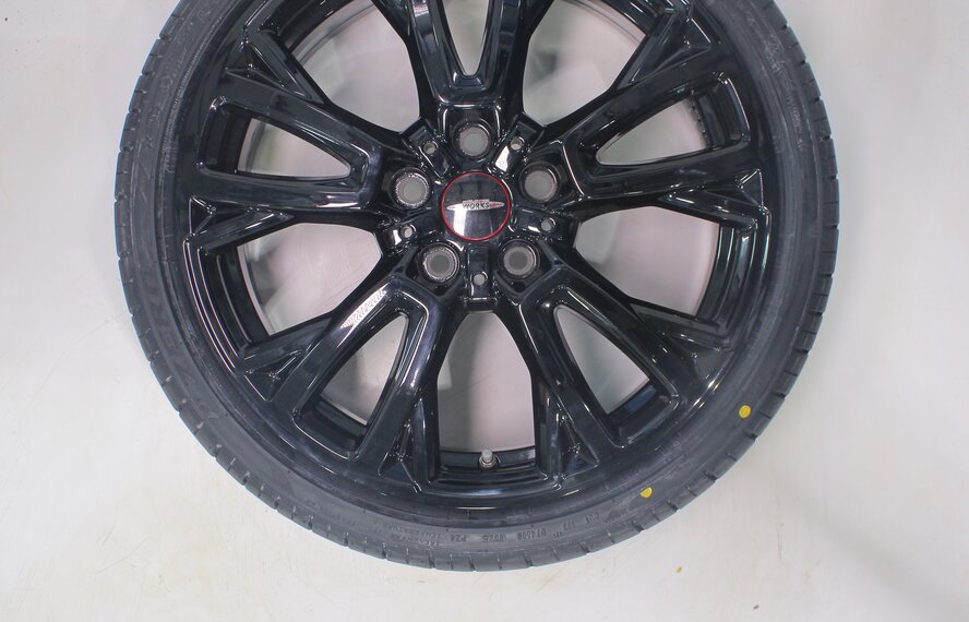 Mini Mini Cooper / S / One / Convertible F55 F56 F57 JCW902 18 inch rims Pirelli Runflat Summer Tires New Original