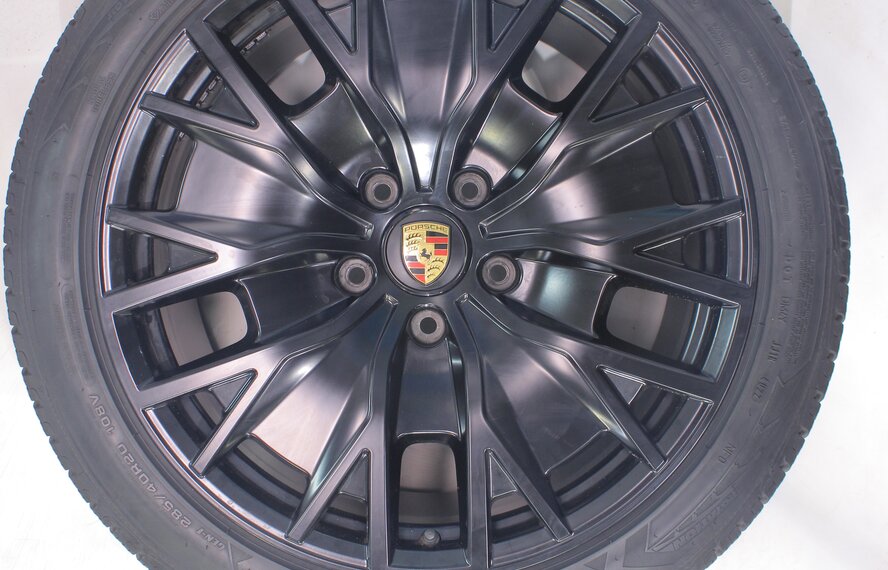 Porsche Porsche Taycan 4S S Turbo 20 inch rims Goodyear Winter tires Original