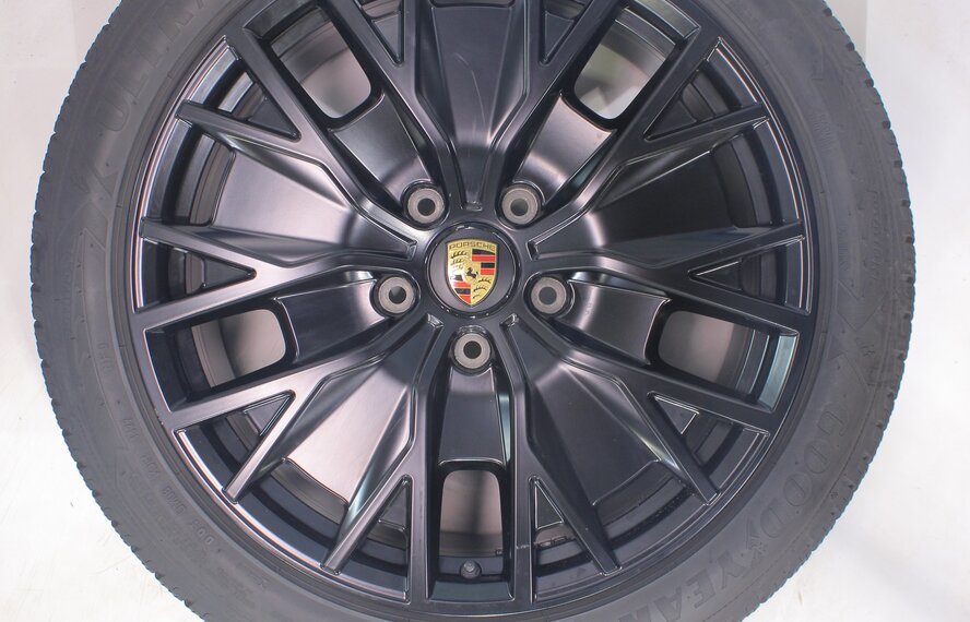 Porsche Porsche Taycan 4S S Turbo 20 inch rims Goodyear Winter tires Original