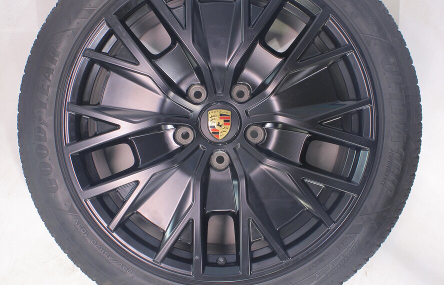 Porsche Porsche Taycan 4S S Turbo 20 inch rims Goodyear Winter tires Original
