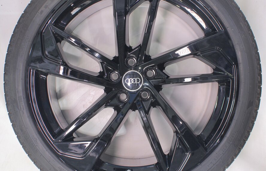 Audi Audi Q7 4M 22 inch rims Pirelli Winter tires Original