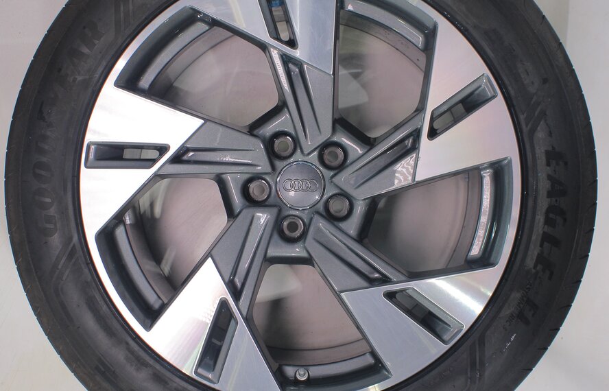 Audi Audi Etron 4KE 20 inch rims Goodyear Summer Tires Original