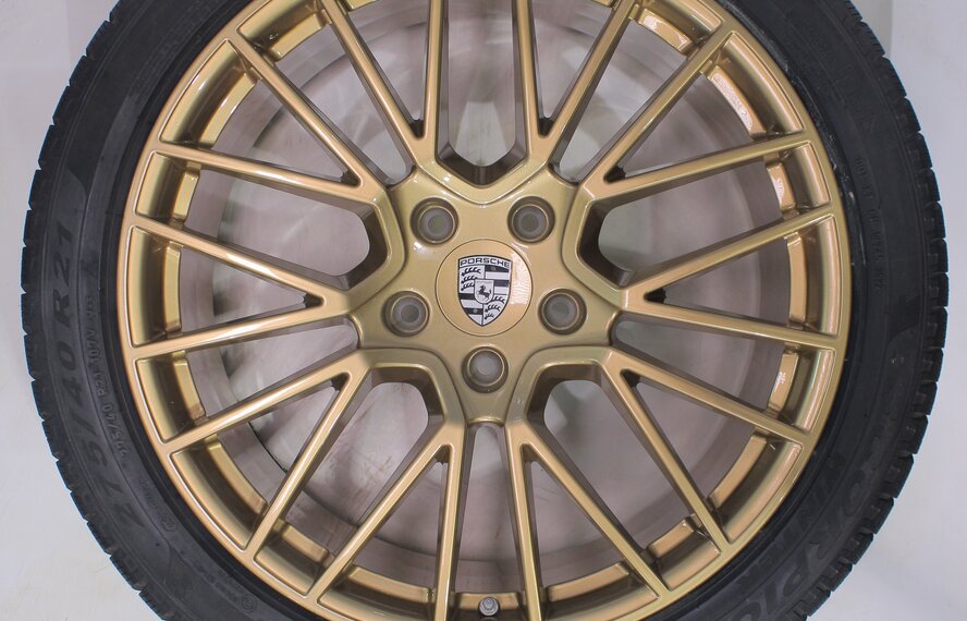 Porsche Porsche Cayenne Coupé 21 inch wheels Pirelli Winter Tires Original