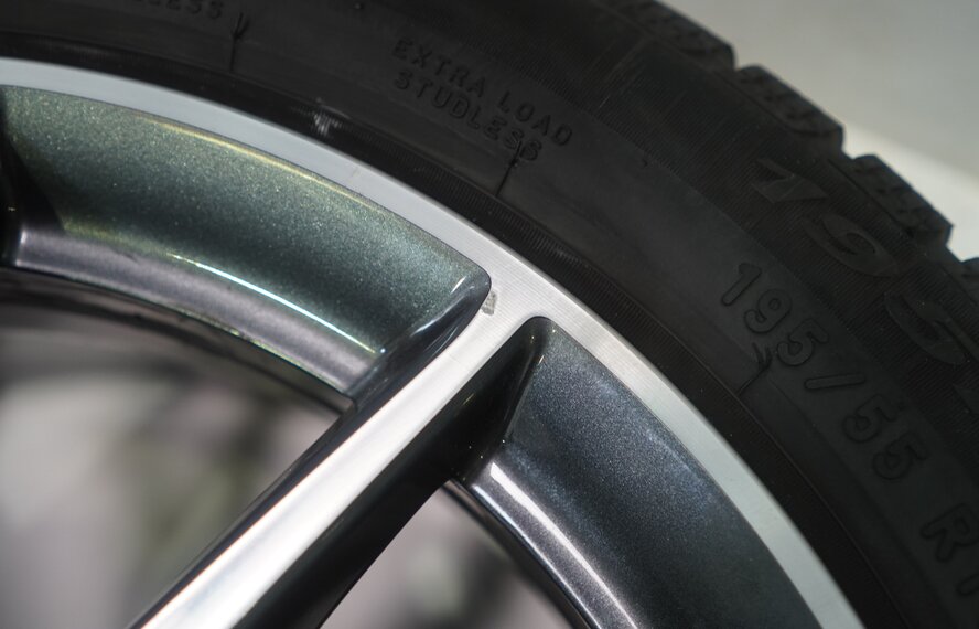 BMW BMW 1 2 series F40 F44 2 series Gran Coupe 489 17 inch rims Pirelli Winter tires Original