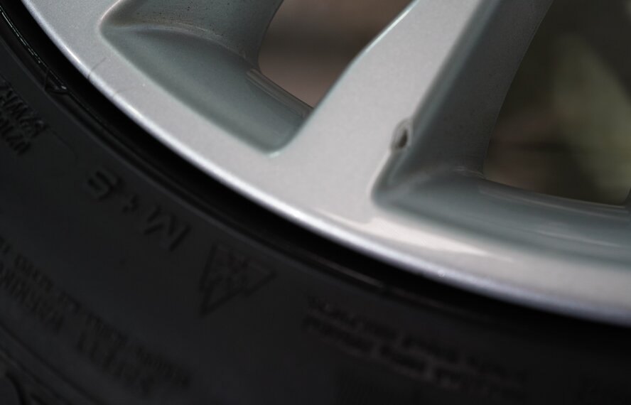 BMW BMW 5 Series G30 G31 8 Series G14 G15 G16 632 18 inch wheels Goodyear Winter Tires Original