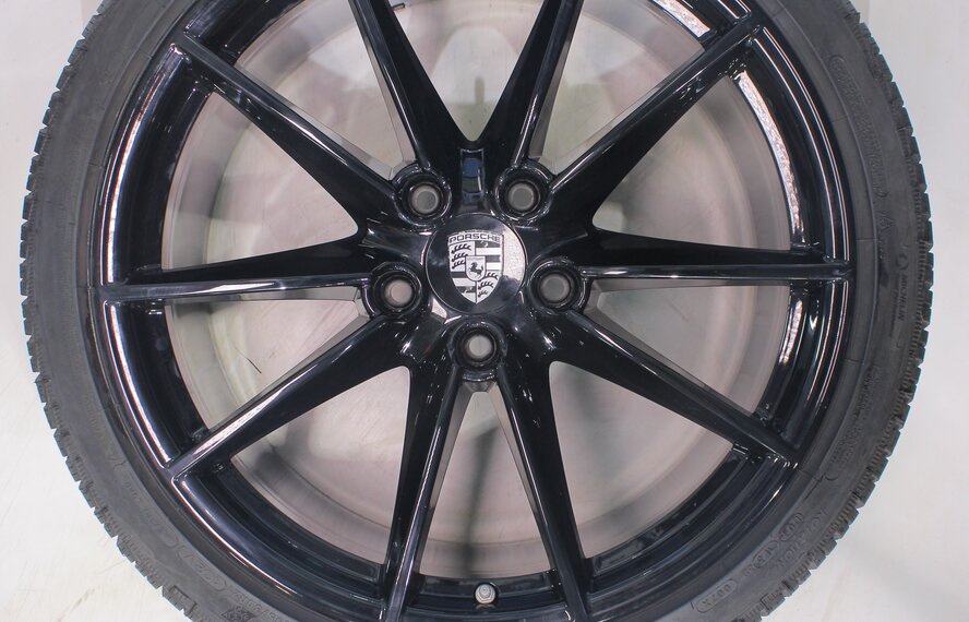 Porsche Porsche 911 992 Carrera S 4S Targa 4S 20 & 21 inch wheels Michelin Winter Tires Original