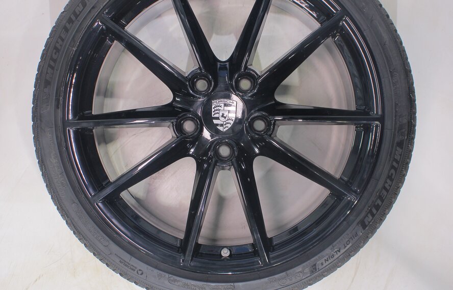 Porsche Porsche 911 992 Carrera S 4S Targa 4S 20 & 21 inch wheels Michelin Winter Tires Original