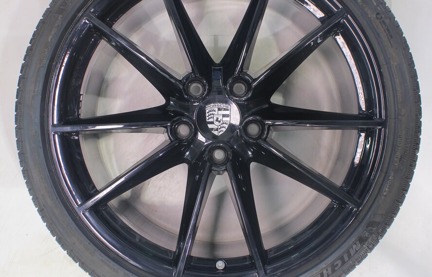 Porsche Porsche 911 992 Carrera S 4S Targa 4S 20 & 21 inch wheels Michelin Winter Tires Original