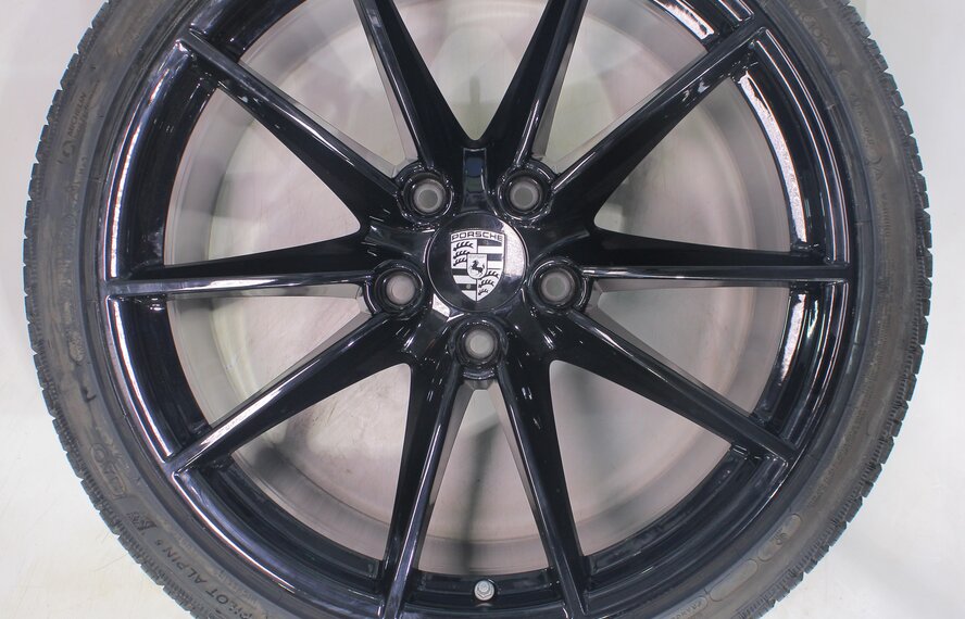 Porsche Porsche 911 992 Carrera S 4S Targa 4S 20 & 21 inch wheels Michelin Winter Tires Original