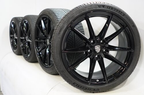 Porsche Porsche 911 992 Carrera S 4S Targa 4S 20 & 21 inch wheels Michelin Winter Tires Original