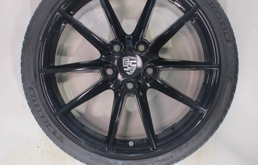 Porsche Porsche 911 992 Carrera S 4S Targa 4S 20 & 21 inch wheels Michelin Winter Tires Original