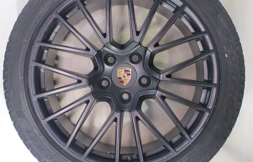 Porsche Porsche Cayenne E3 21 inch wheels Pirelli Winter Tires Original