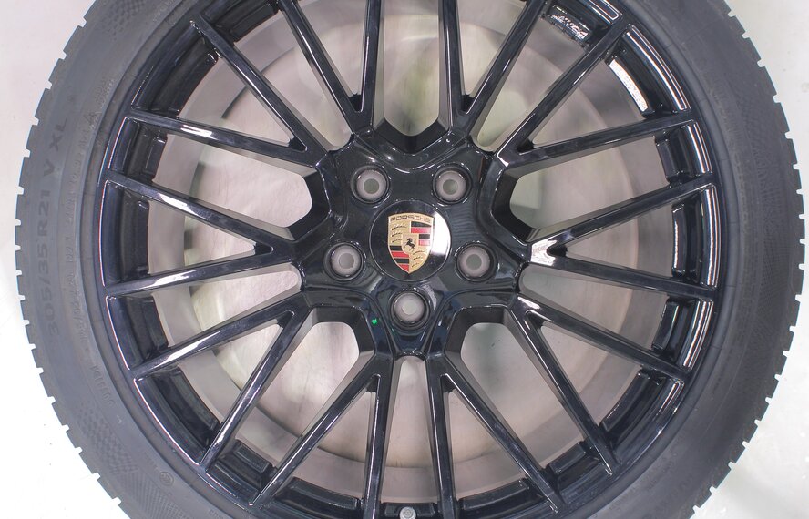 Porsche Porsche Cayenne Coupé 21 inch wheels Continental Winter Tires Original