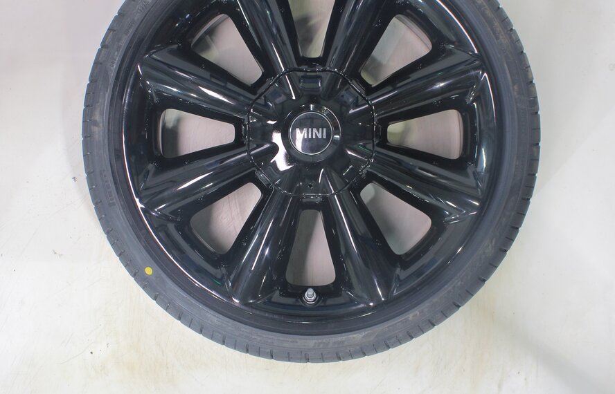 Mini Mini Cooper / S / One / Convertible F55 F56 F57 507 18 inch wheels Pirelli Runflat Summer Tires Original