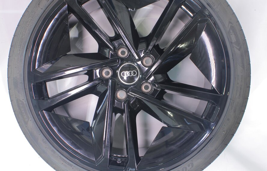 Audi Audi e-tron GT 21 inch wheels Goodyear Summer Tires Original