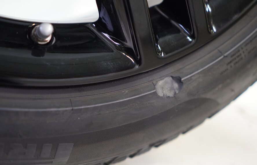 Mini Mini Countryman F60 532 18 inch wheels Pirelli Runflat Winter Tires Original