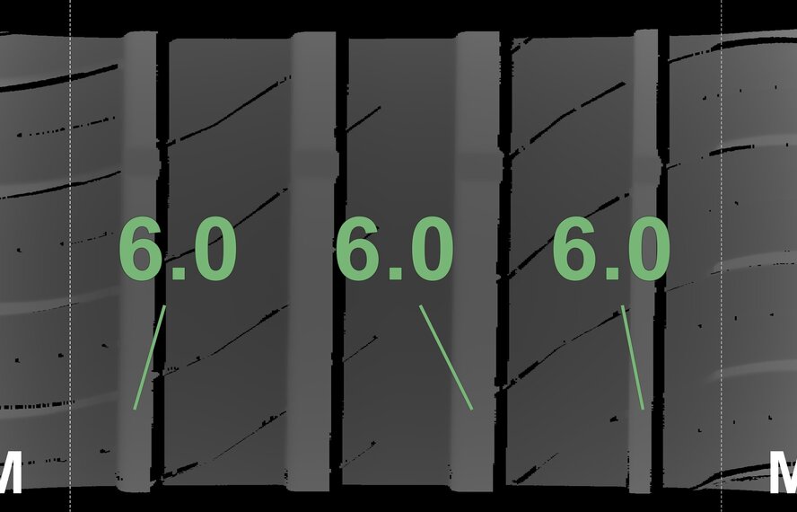 BMW BMW 1 Series 2 Series F70 F74 975M 18 inch wheels Maxxis Summer Tires Original