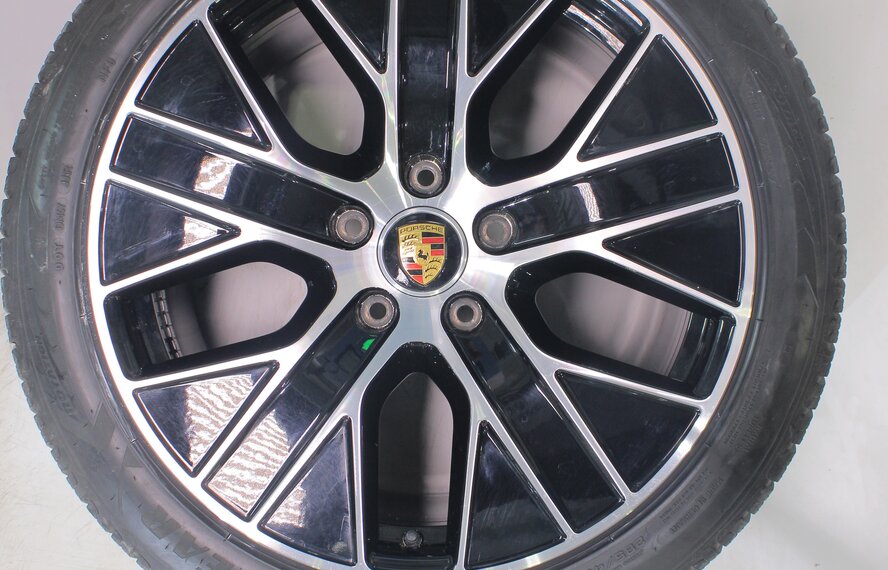 Porsche Porsche Taycan 4S S Turbo 20 inch wheels Goodyear Winter tires Original