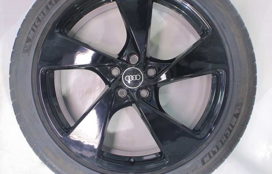 Audi Audi Q5 8MA 20 inch wheels Michelin Summer Tires Original