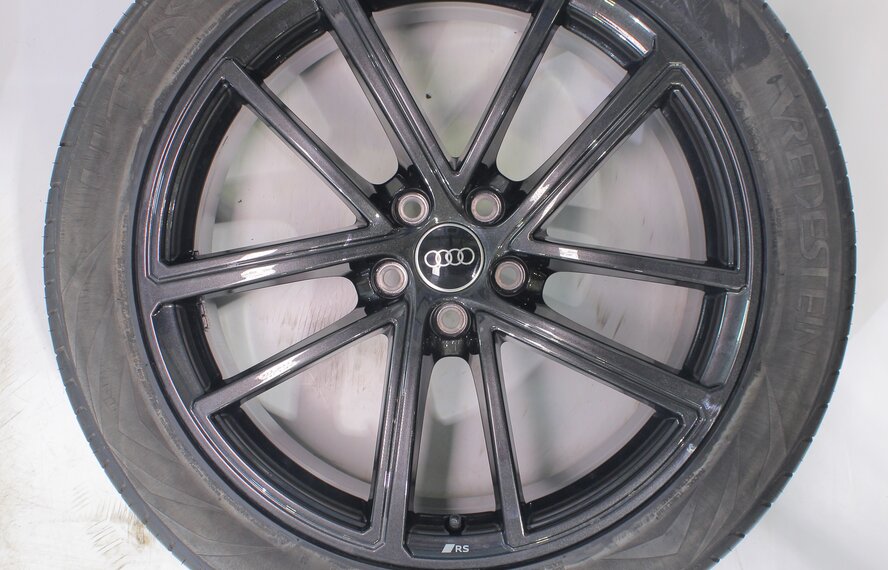 Audi Audi Q5 8MA S-line 20 inch wheels Vredestein Summer tires Original