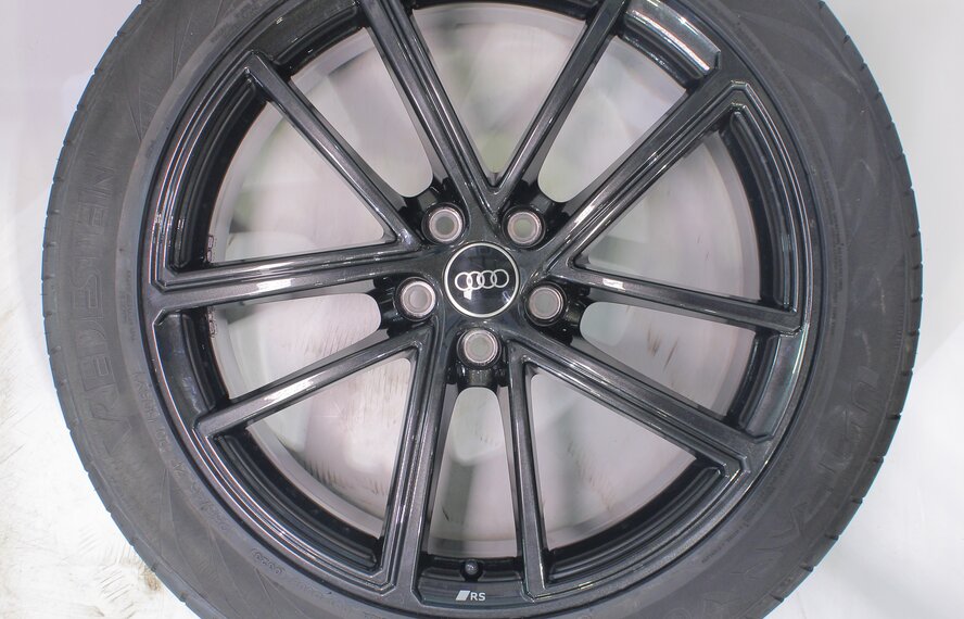 Audi Audi Q5 8MA S-line 20 inch wheels Vredestein Summer tires Original