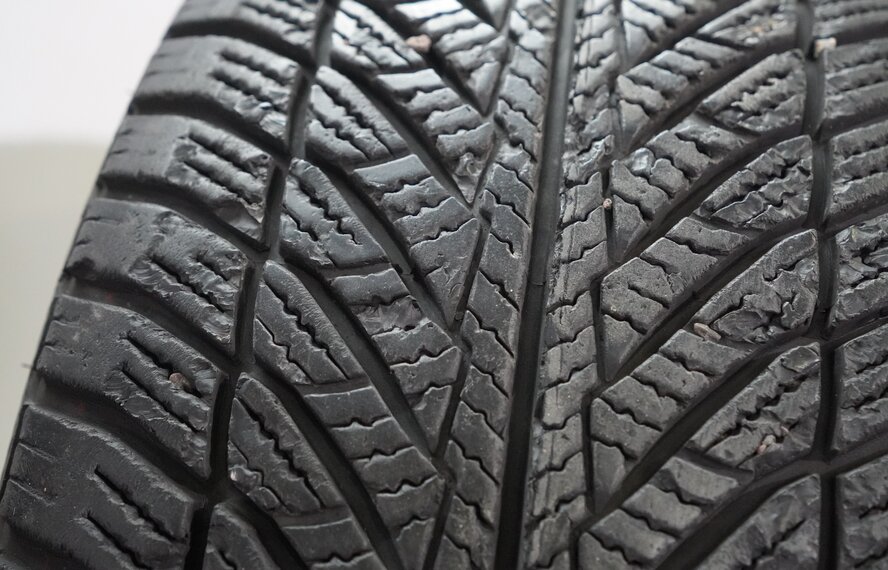 BMW BMW 5 series G30 G31 8 series G14 G15 G16 632 18 inch wheels Goodyear Winter tires Original