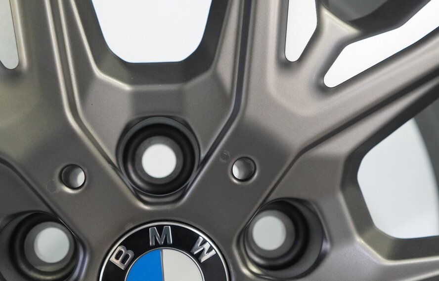 BMW BMW 1 2 series F40 F44 2 series Gran Coupe 557M 19 inch wheels Pirelli Summer tires Original