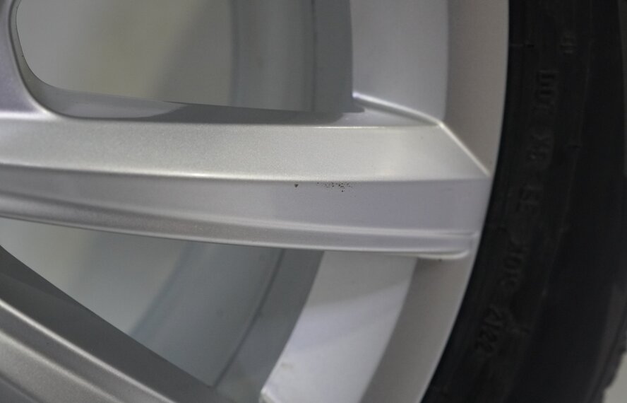 Volkswagen Volkswagen Tiguan II Merano 17 inch rims Pirelli winter tires New Original