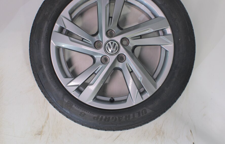 Volkswagen VW Polo 2G 16 inch rims Goodyear winter tires Original