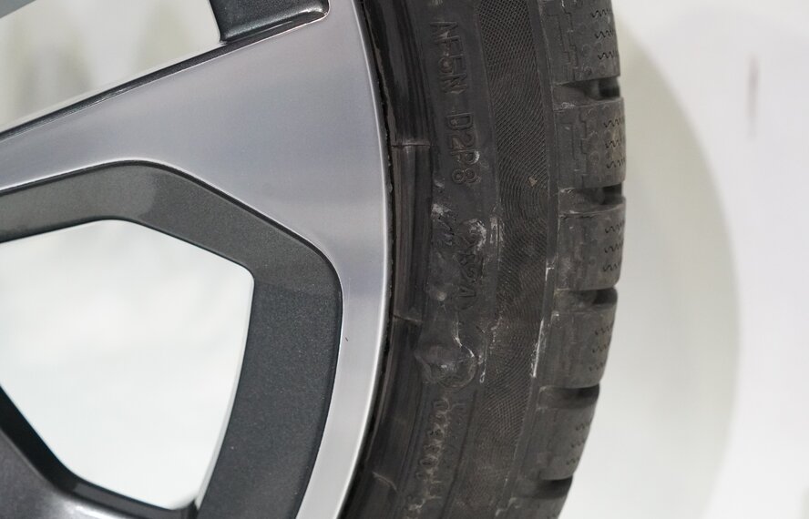 Audi Audi A3 S3 8Y 8V S-line 18 inch wheels Continental winter tires Original