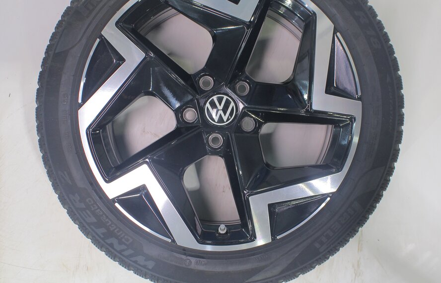 Volkswagen Volkswagen Passat 3J Coventry 18 inch wheels Pirelli Winter tires Original