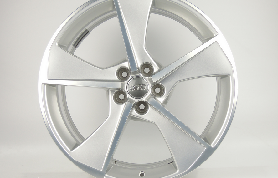 Audi Original Audi Q7 4M0601025M Rim