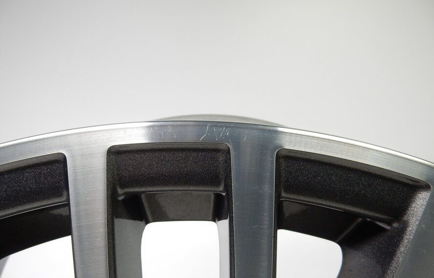 Mercedes Original Mercedes A-Klasse W177 B-Klasse 247 CLA 118 A1774010600 Rim