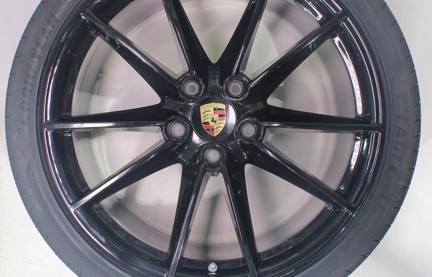 Porsche Porsche 911 992 Carrera S 4S Targa 4S 20 & 21 inch rims Goodyear Summer Tires New Original