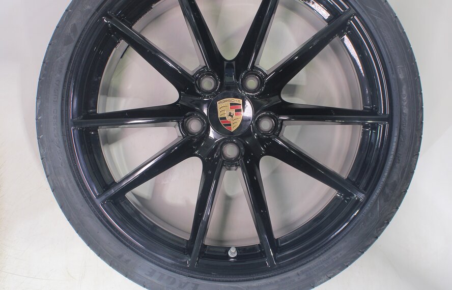 Porsche Porsche 911 992 Carrera S 4S Targa 4S 20 & 21 inch rims Goodyear Summer Tires New Original