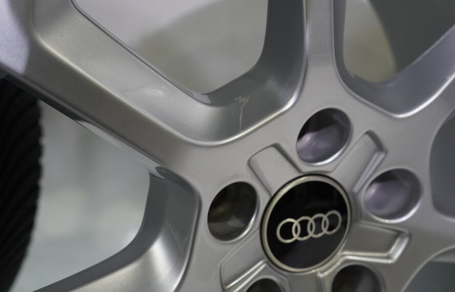 Audi Audi Q2 SQ2 81A 17 inch rims Michelin winter tires Original