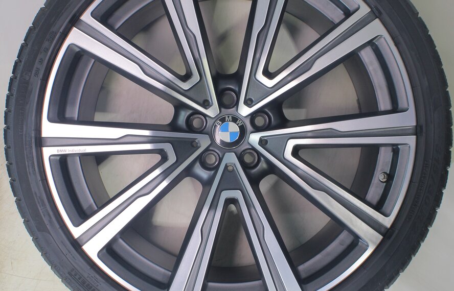 BMW BMW X5 G05 X6 G06 746i 22 inch rims Pirelli Runflat Winter tires Original