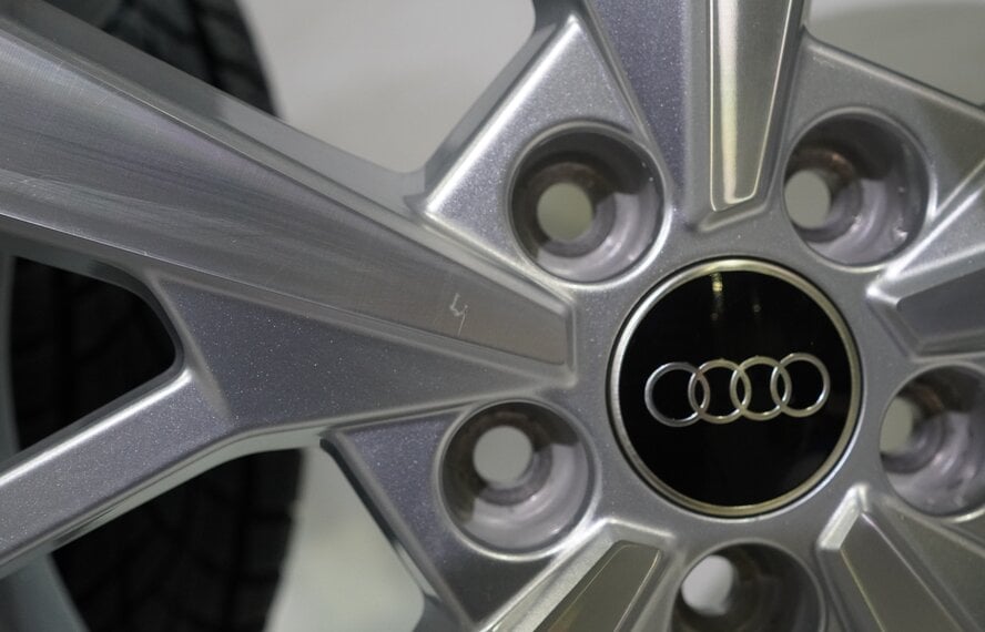 Audi Audi Q3 SQ3 F3B 18 inch wheels Goodyear winter tires Original